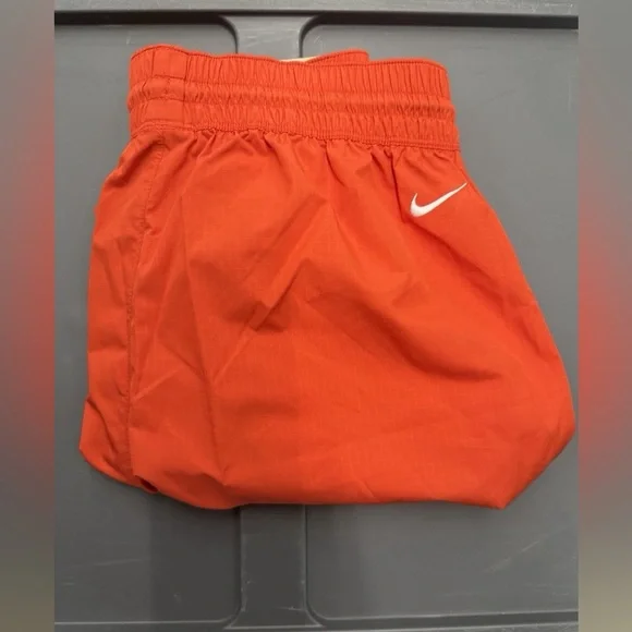 NWT Nike ACG Women's Repel Mid-Rise Ripstop Shorts Size Small